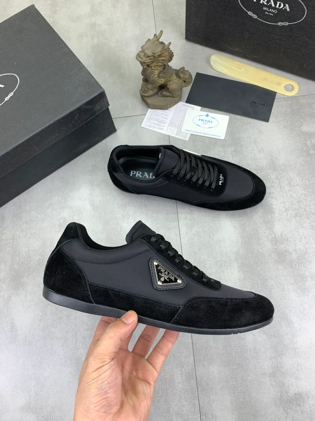 Men's Men's Shoes💰P440💰[New Style] The latest classic model of high-quality PRADA breathable and comfortable men's shoes has been launched on the official website in 1:1 reproduction, synchronized in Hong Kong counters and on the same catwalk; all made of calfskin with breathable mesh fabric ➕Imported soft and comfortable sheep Leather lining, 🍡🍡original 1:1 rubber outsole, non-slip and wear-resistant; comfortable to wear, attractive style, fine workmanship, and simple and neat shoe last, showing a man's courage and toughness, 👍size 38 to 44; 4️⃣colors🉑️ to choose from